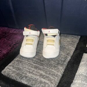 Jordan Baby Crib Shoes in White with Red Accents